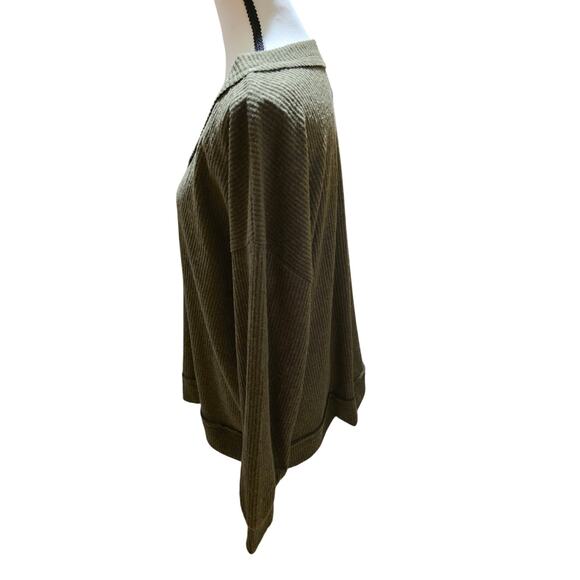 Andree by Unit Olive Stretch Knit Top – Soft Short Sleeve – S - Picture 3 of 5